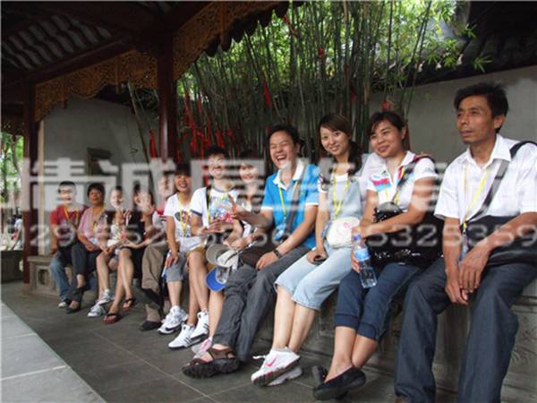 2010年苏州园林合影留念